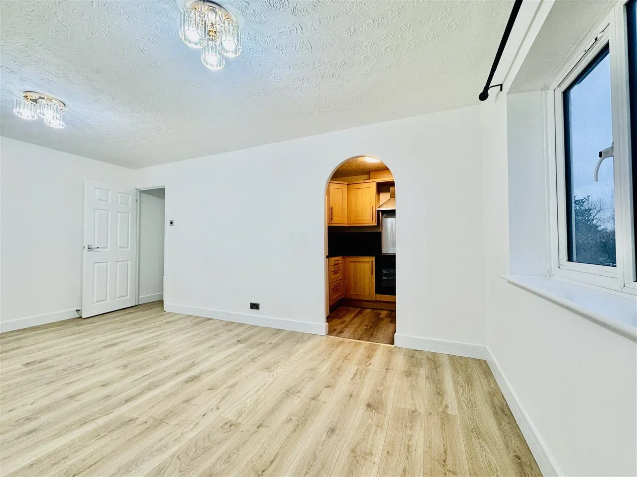 Flat King George's Avenue in Watford