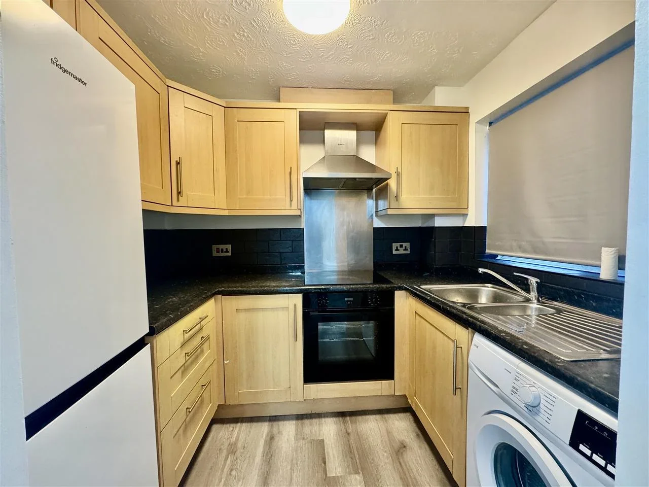 Flat King George's Avenue in Watford