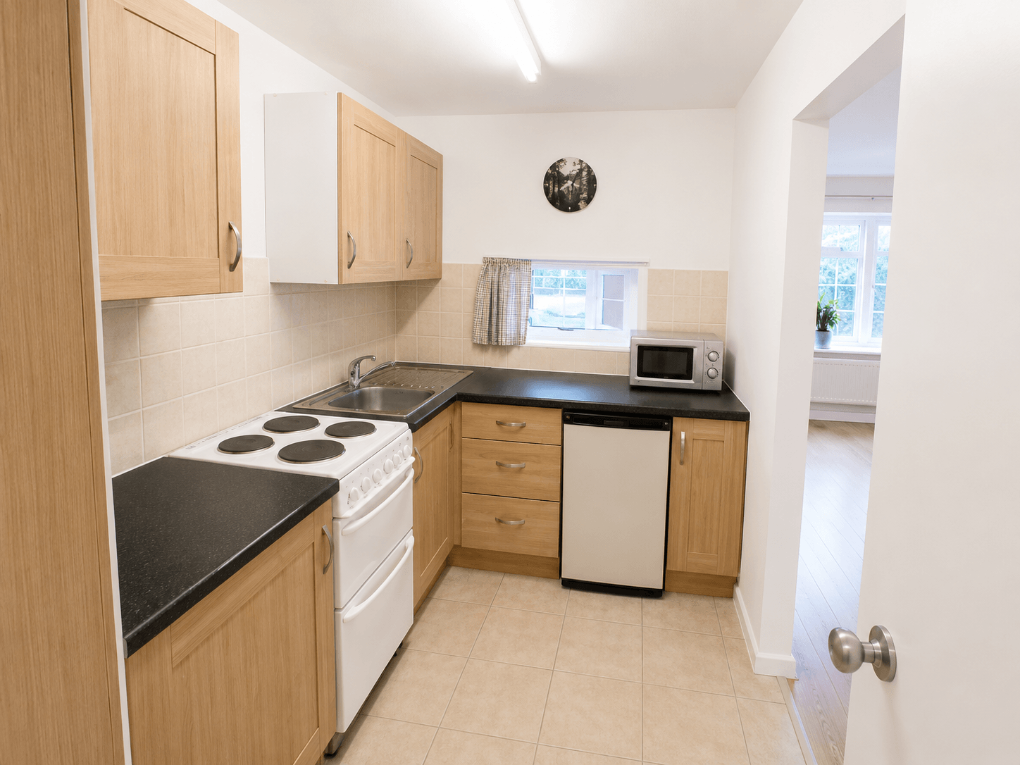 Flat Bramble Close in Greater London