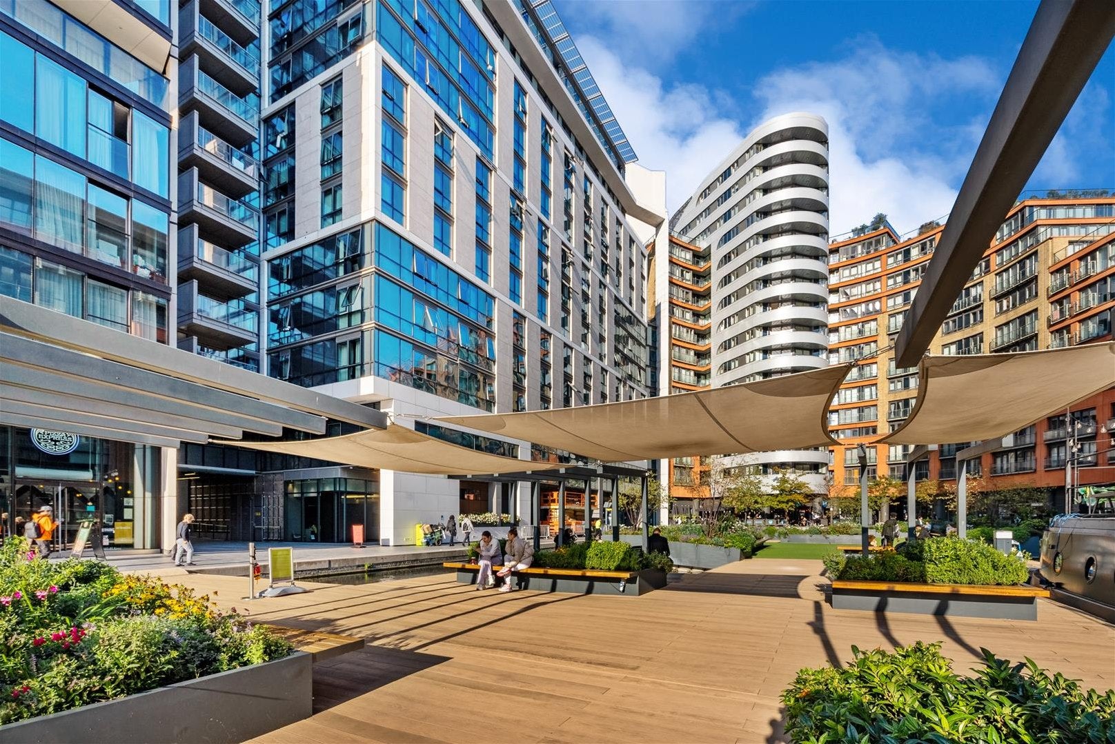 Flat Merchant Square in City of Westminster