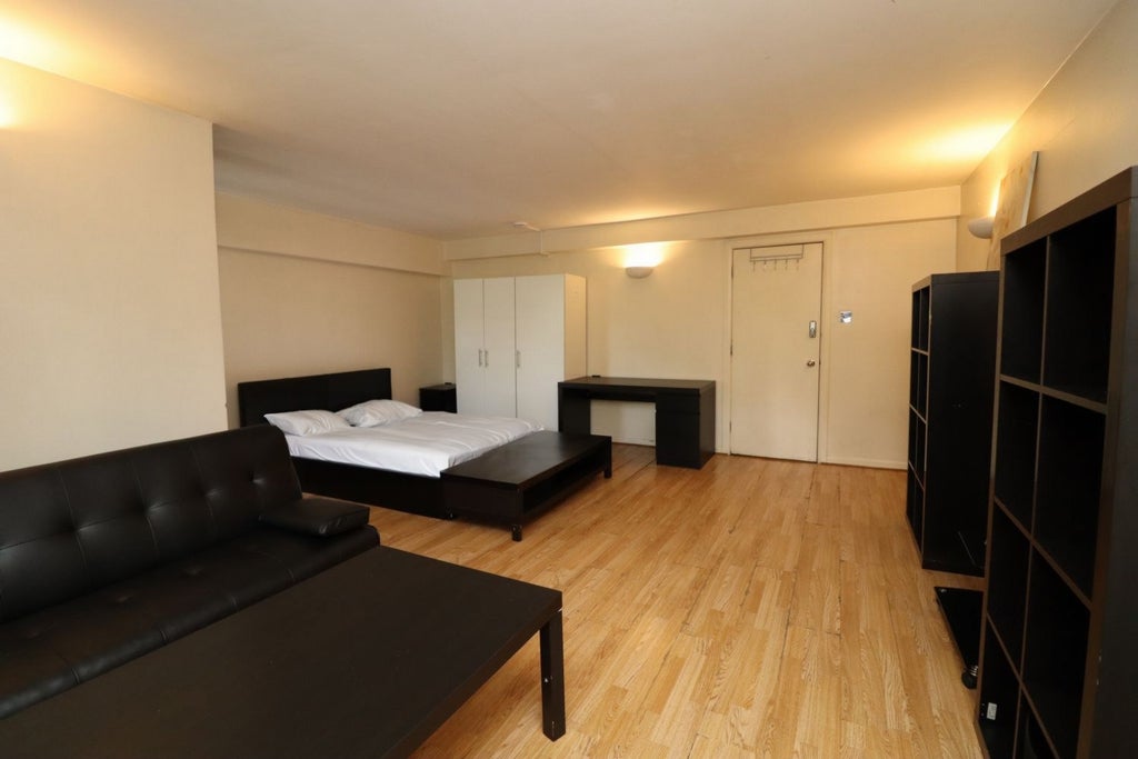 Room Globe Road in Greater London
