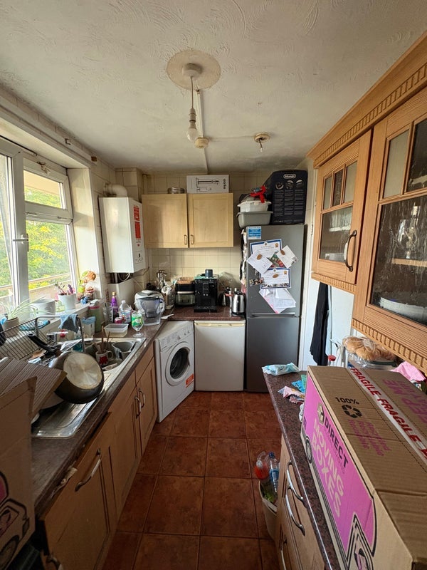 Room Headlam Street in Greater London