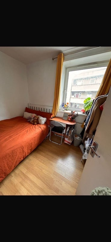 Room Headlam Street in Greater London