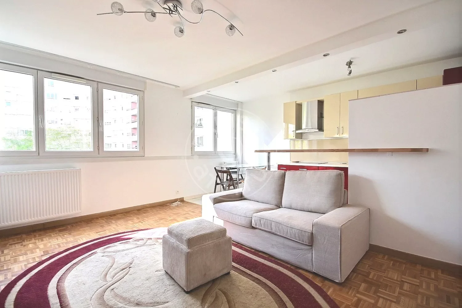 Flat Square Henri Regnault in Courbevoie