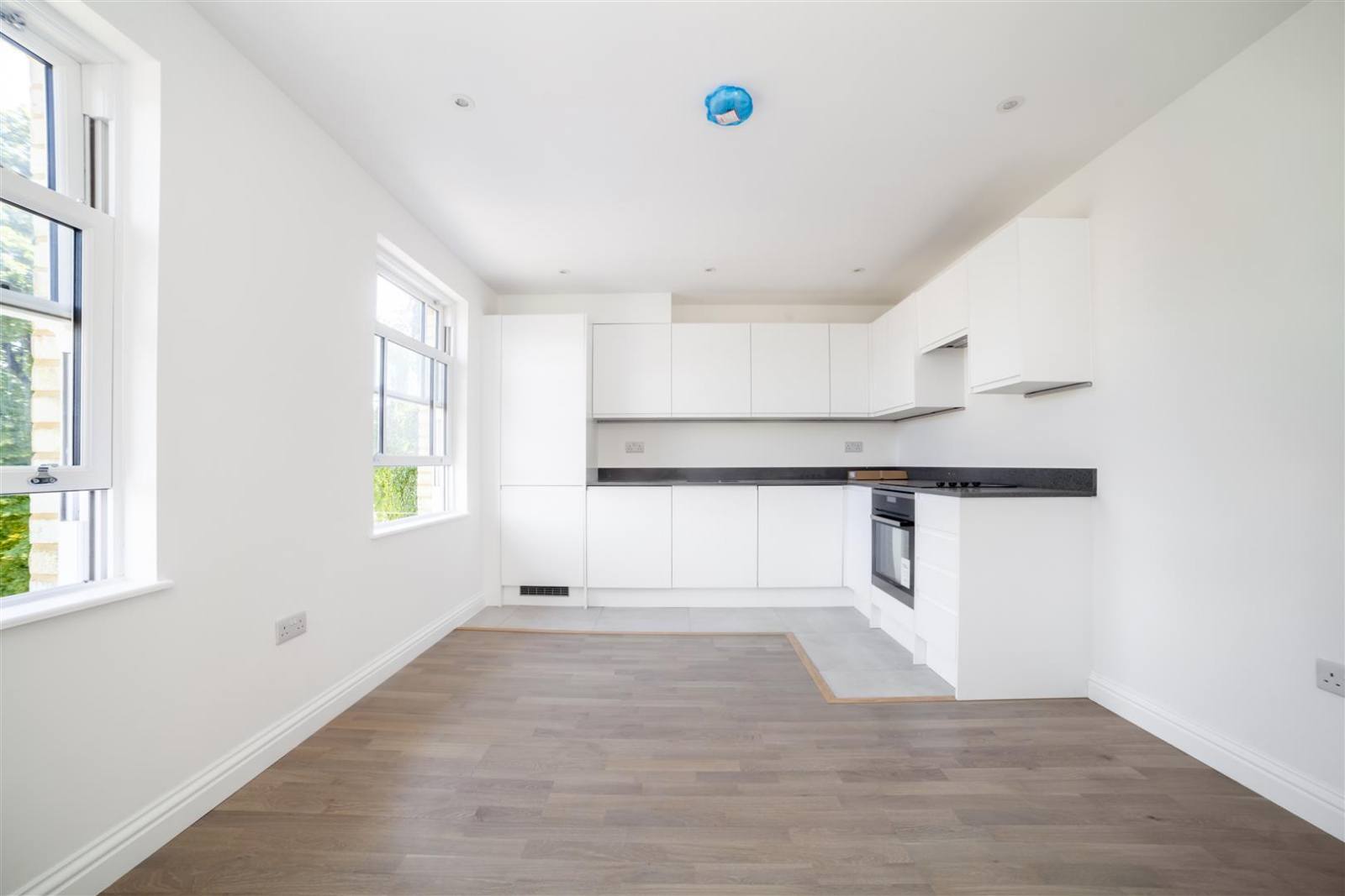 Flat Flaxman Road in Greater London