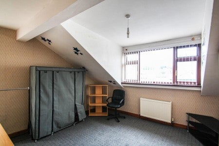 Flat Woodhead Road in Bradford