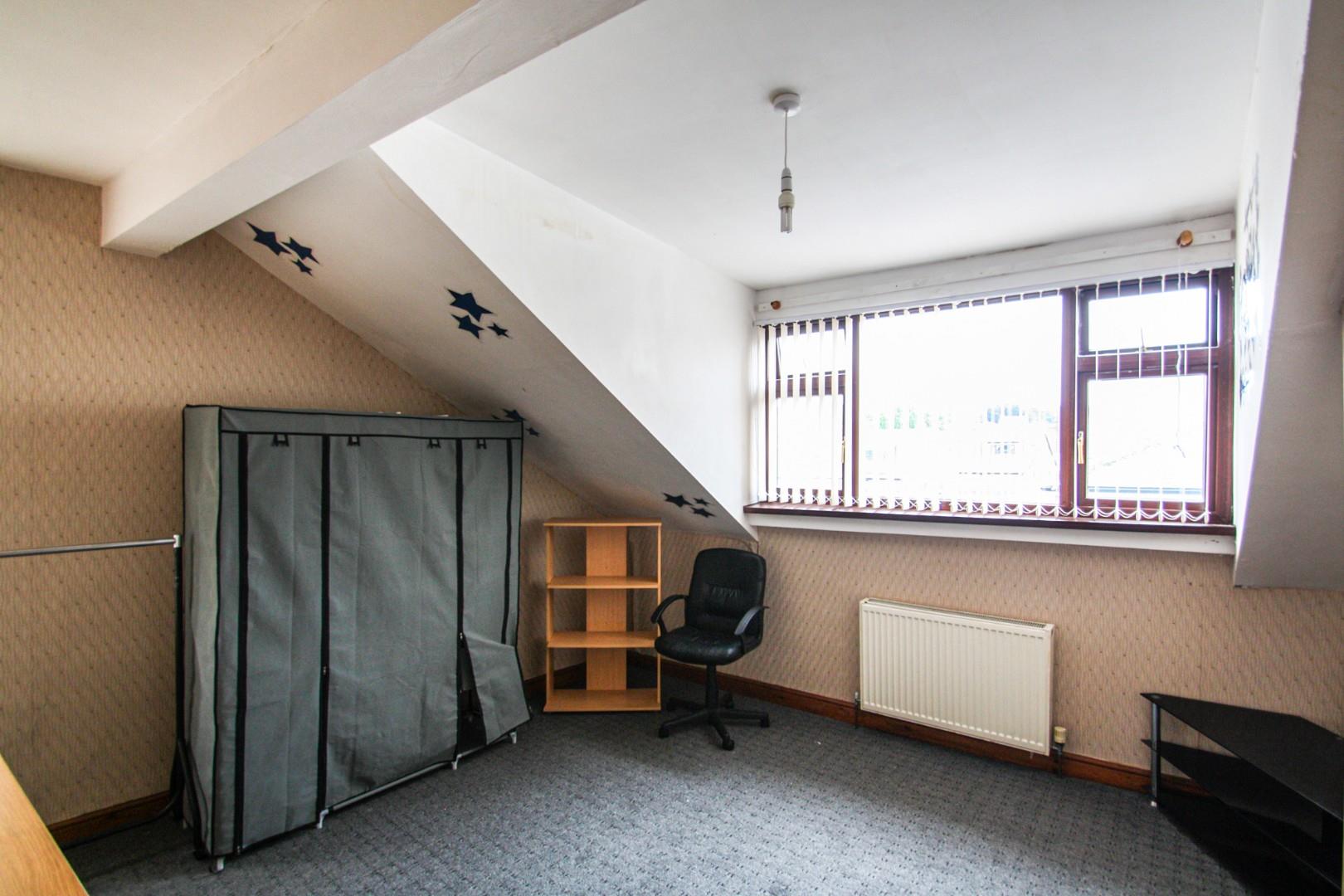 Flat Woodhead Road in Bradford