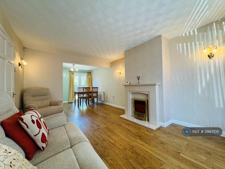 House Lowry Drive in Salford