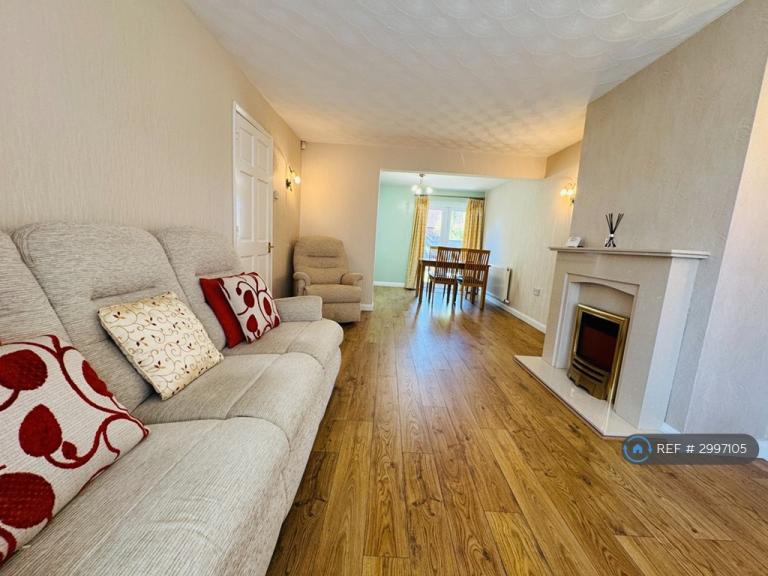 House Lowry Drive in Salford