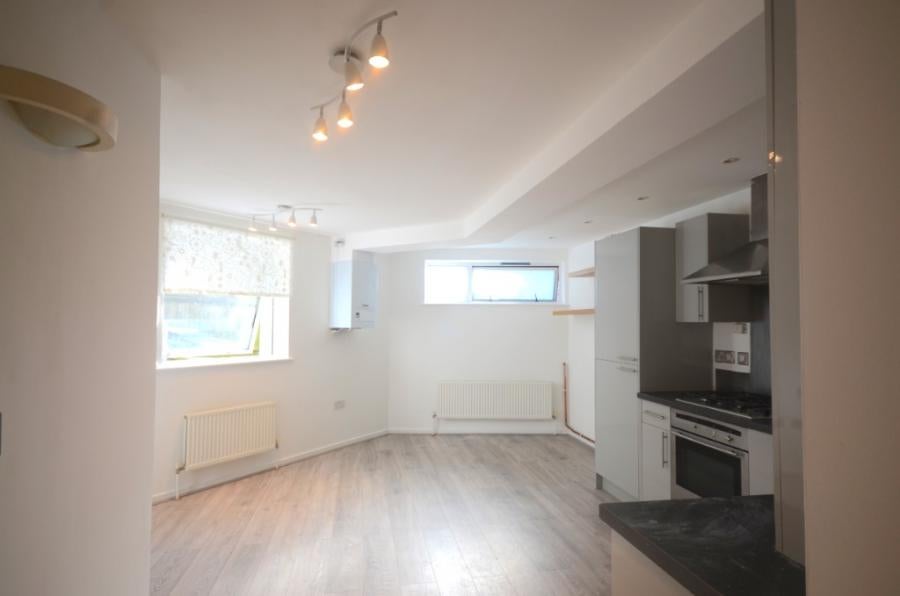 Flat Lordship Lane in Greater London