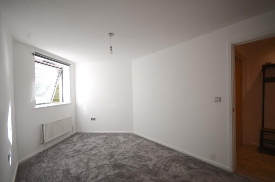 Flat Lordship Lane in Greater London