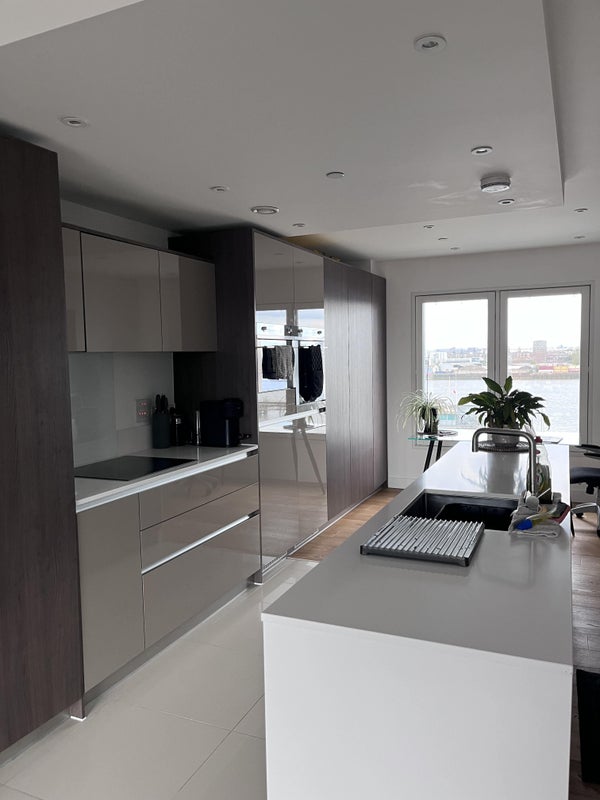 Room Fergus Street in Greater London