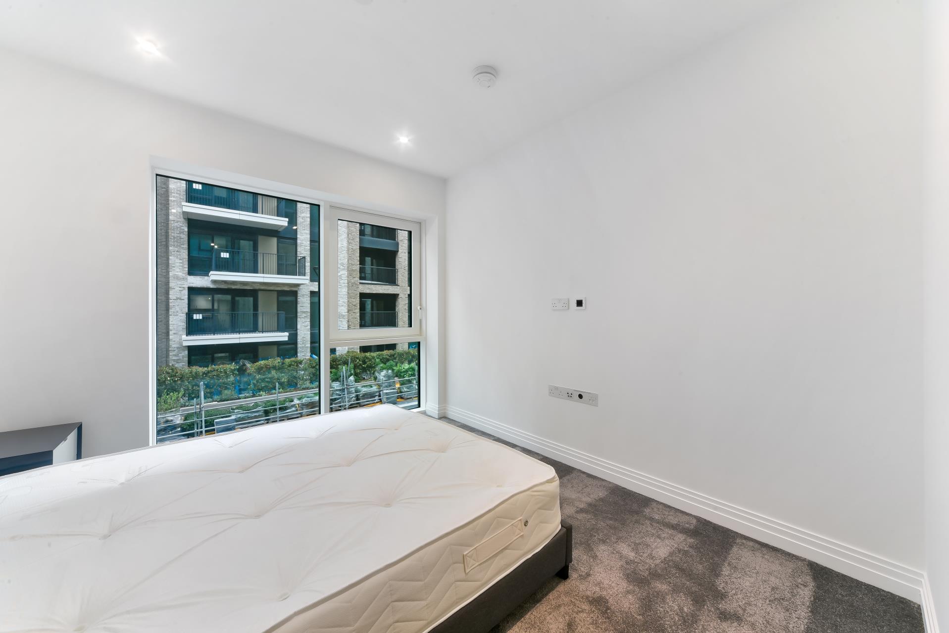 Flat Thurstan Street in Greater London