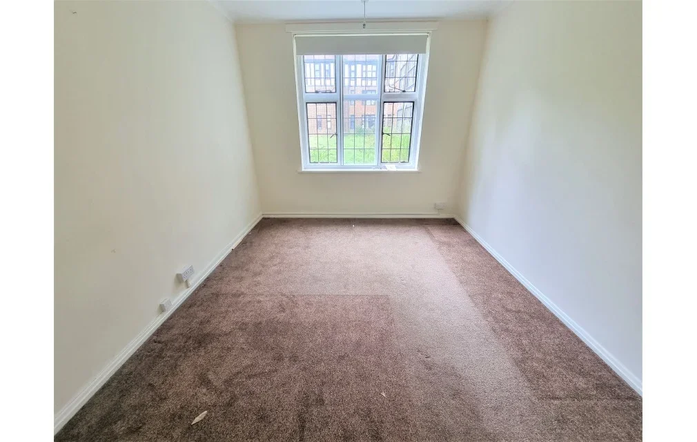 Flat Addiscombe Road in Greater London