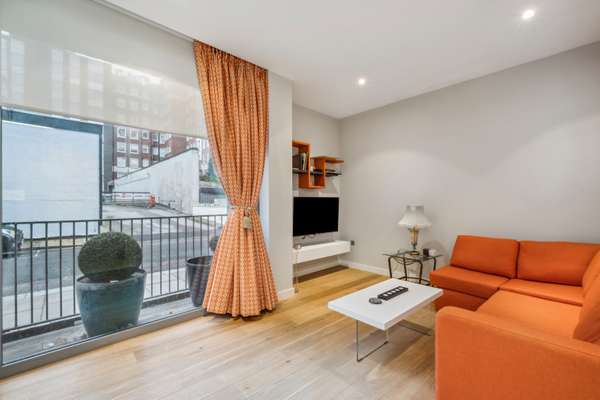 Flat Portman Close in City of Westminster