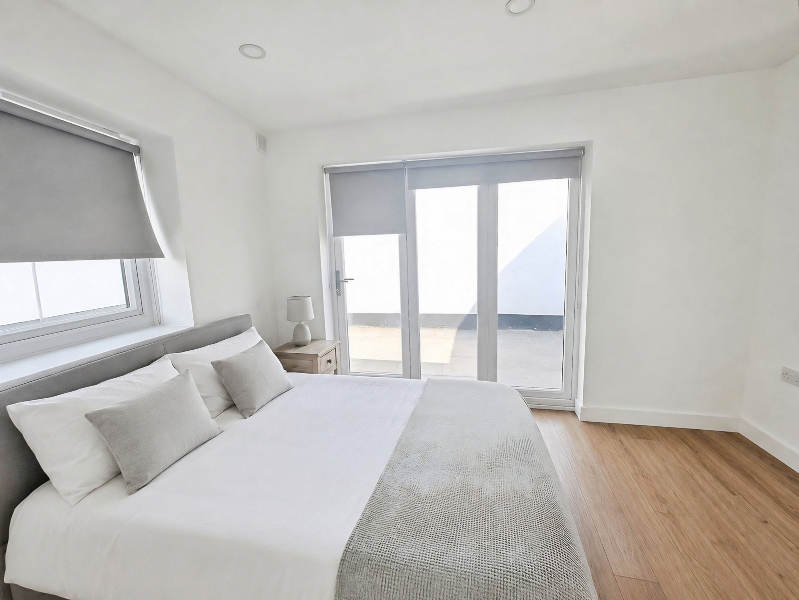 Flat Wyndham Road in Greater London