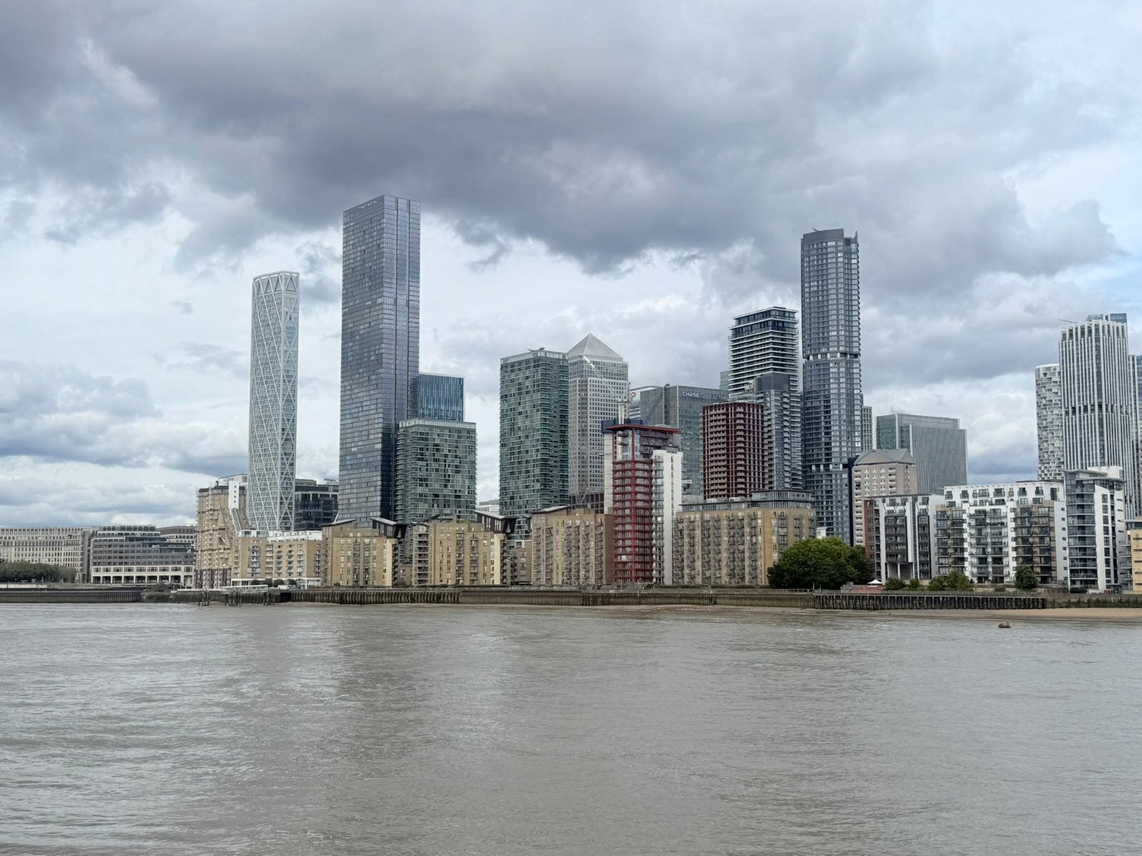 Flat Durand's Wharf in Greater London