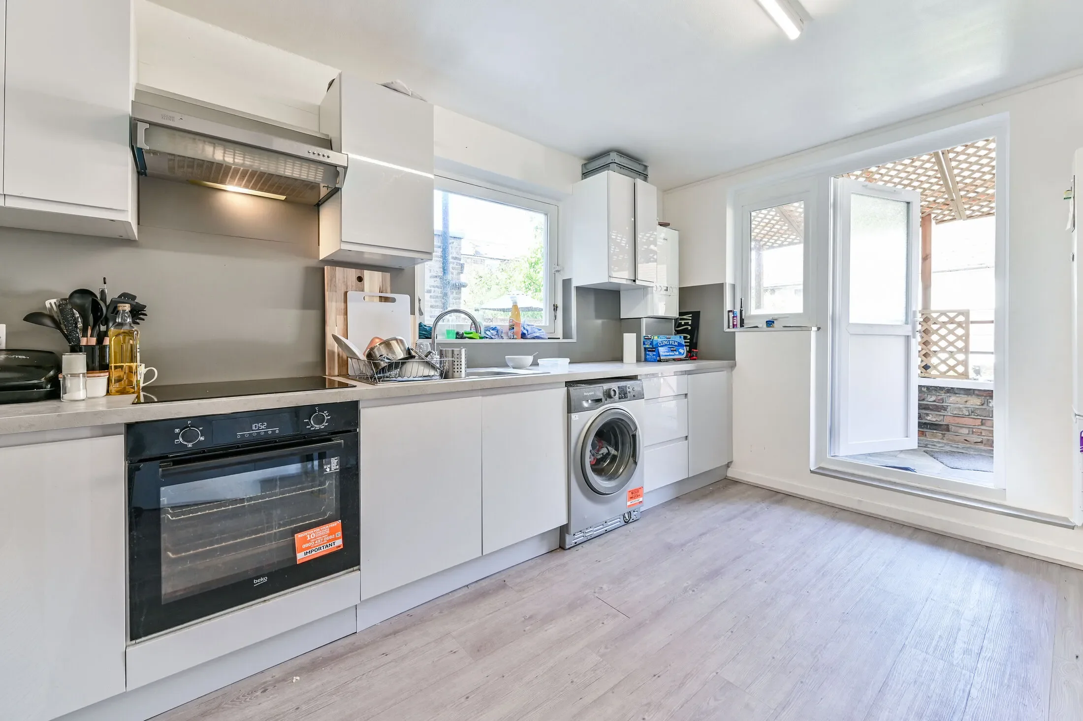 Flat Arctic Street in Greater London