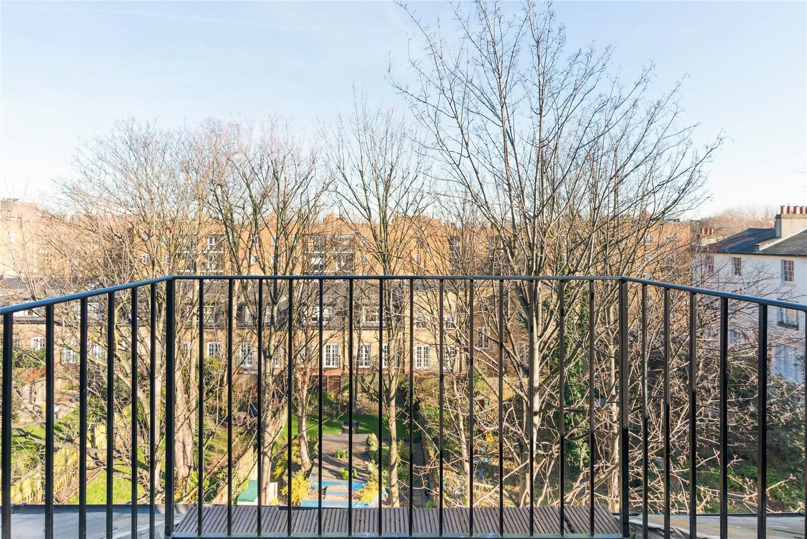 Flat Randolph Gardens in City of Westminster
