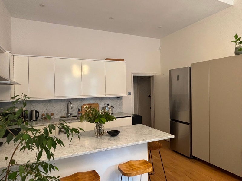 Room Elgin Avenue in City of Westminster