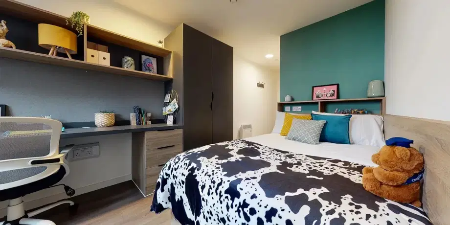 Room Forest Road in Greater London