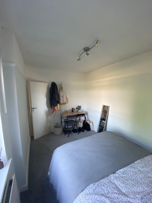 Room Cromer Road in Greater London