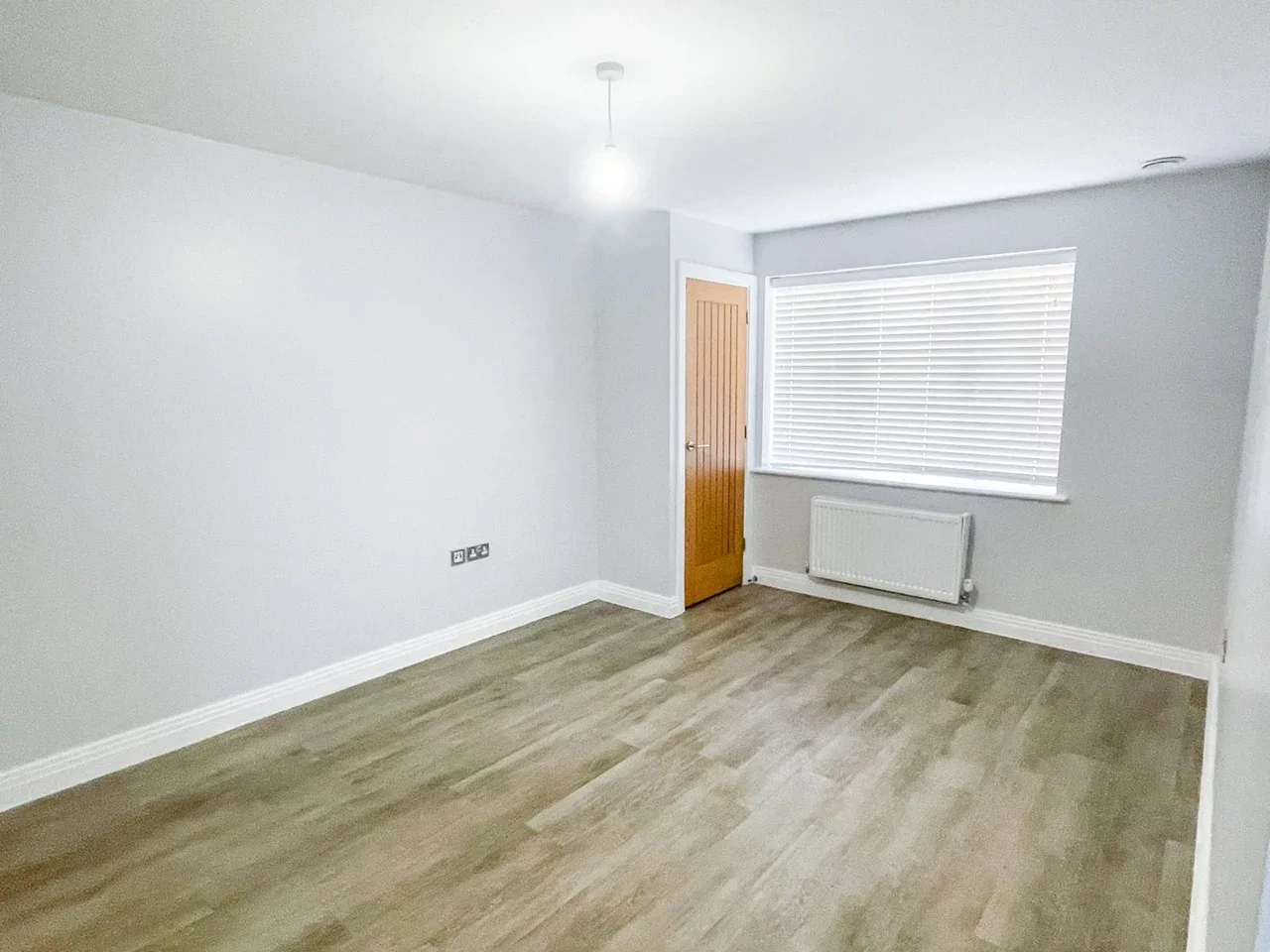 Flat Crawley Green Road in Luton