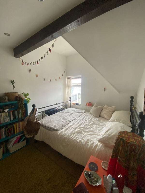 Room Manchester Road in Manchester