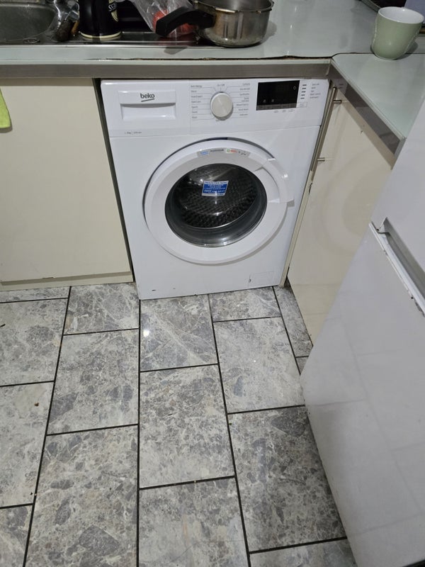 Room Leigham Avenue in Greater London