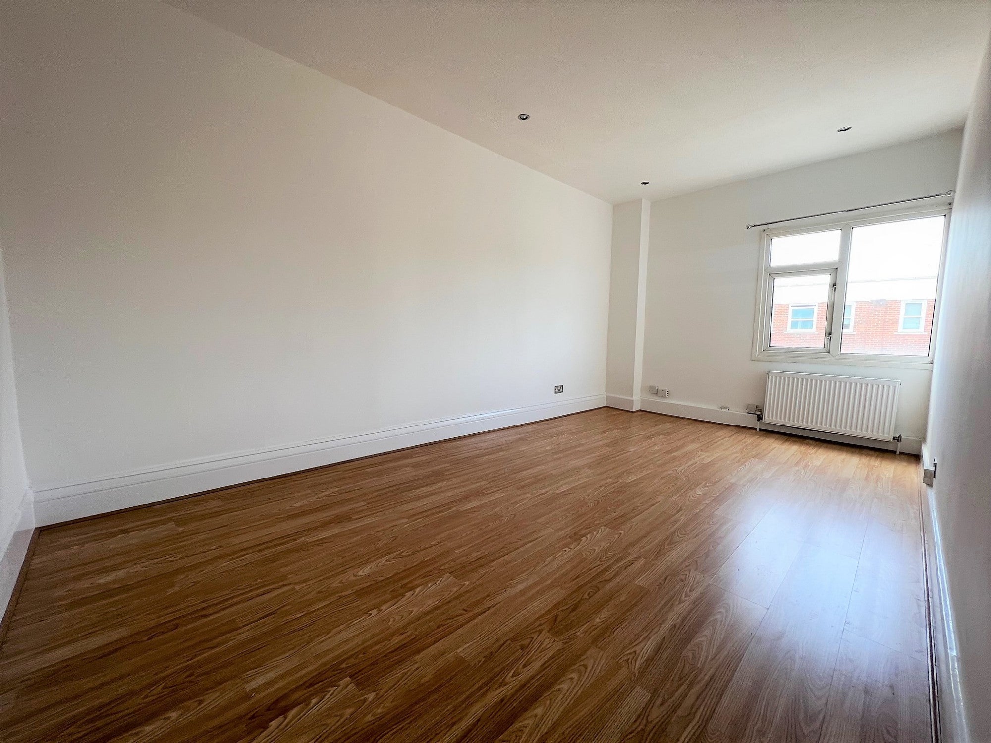 Flat Tulse Hill in Greater London