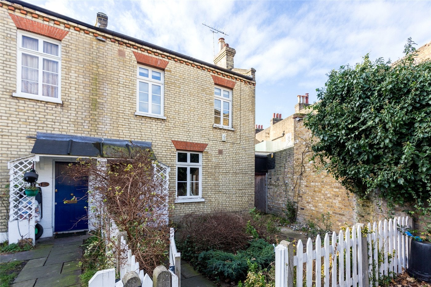 House Harwood Terrace in Greater London