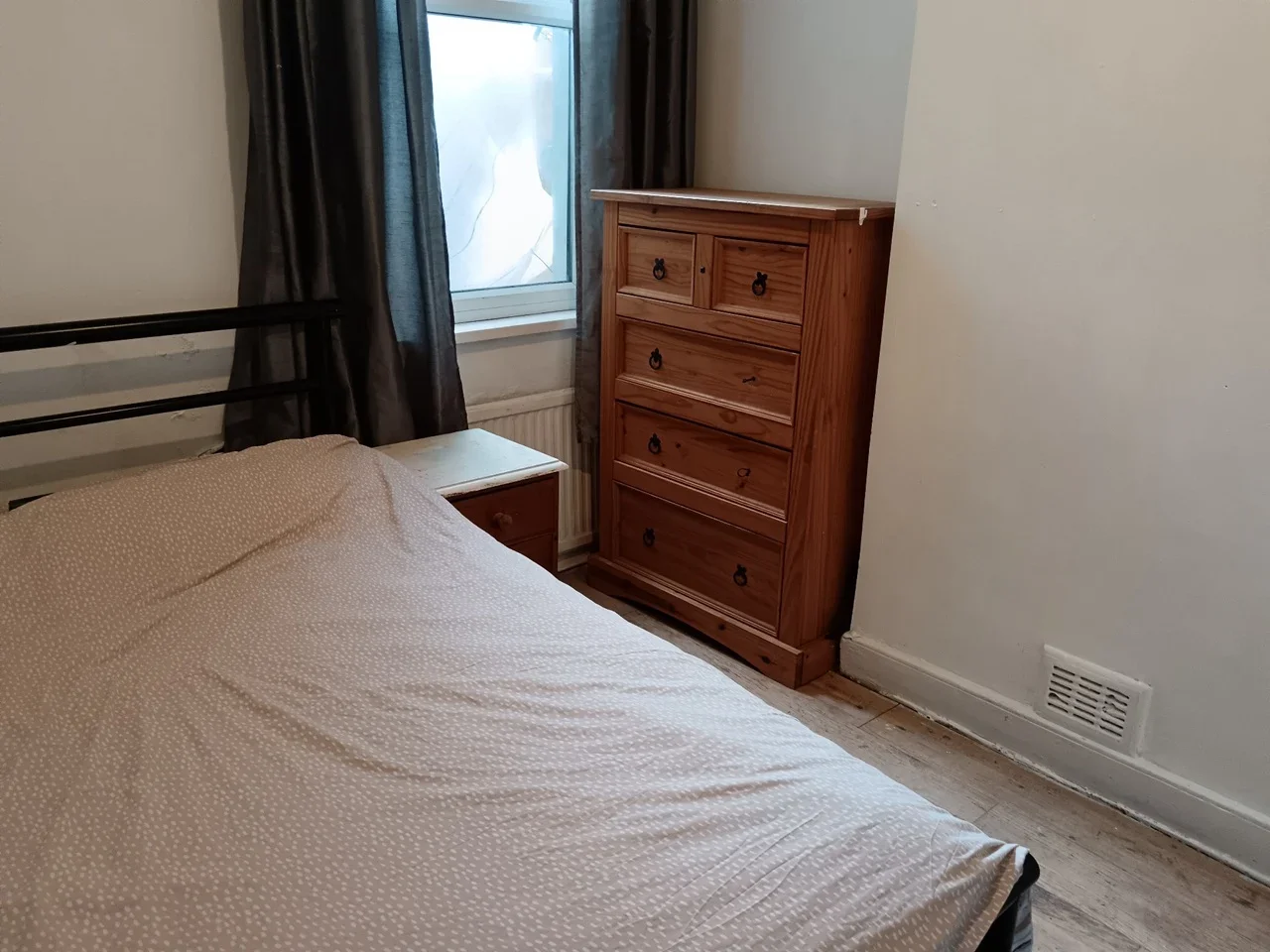 Room Green Street in Greater London