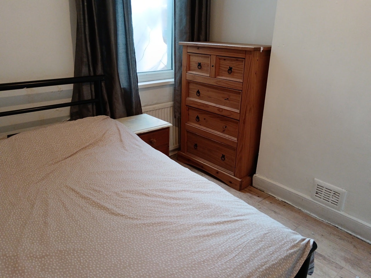Room Green Street in Greater London