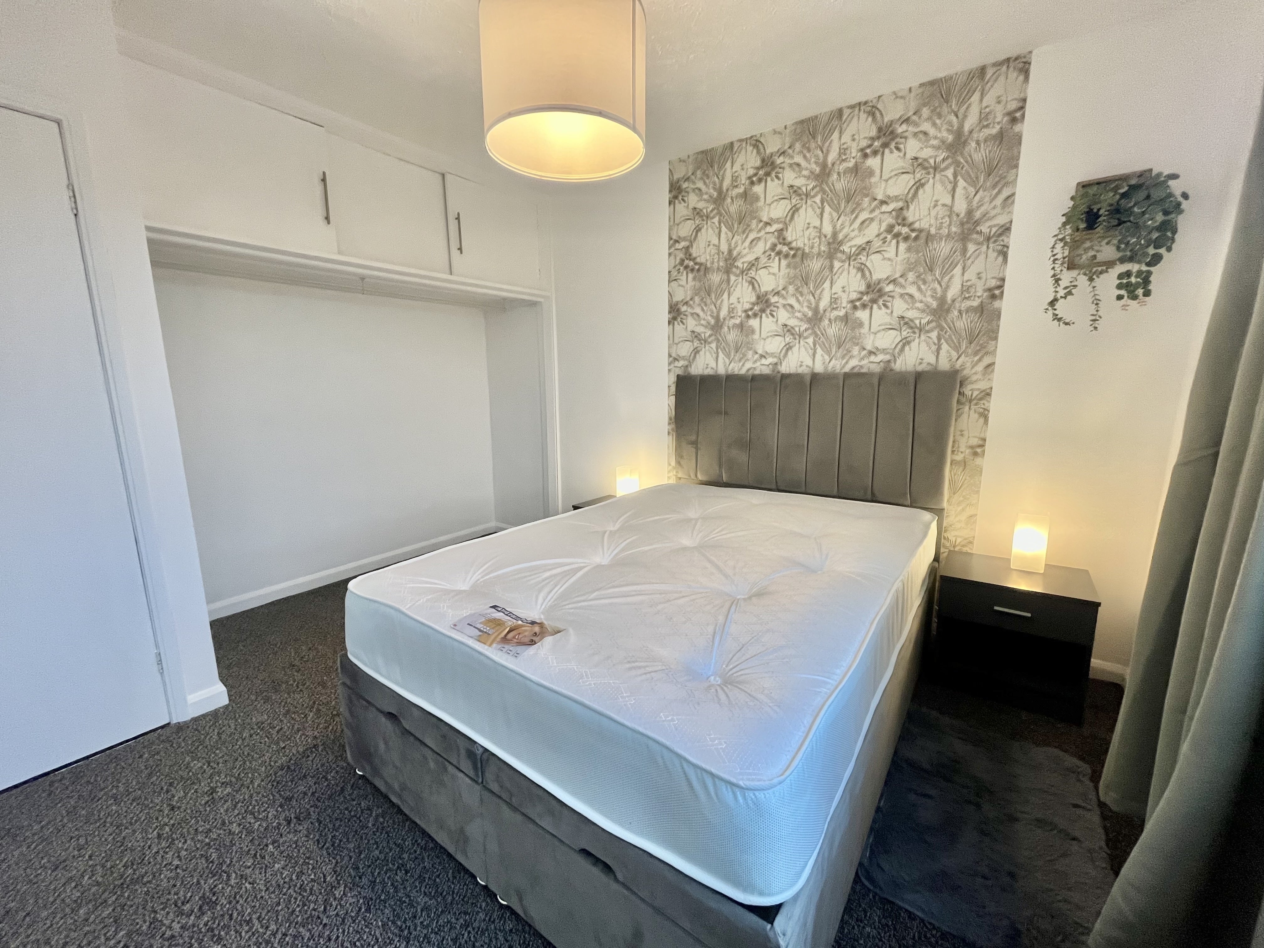 Flat Mapperley Road in Nottingham