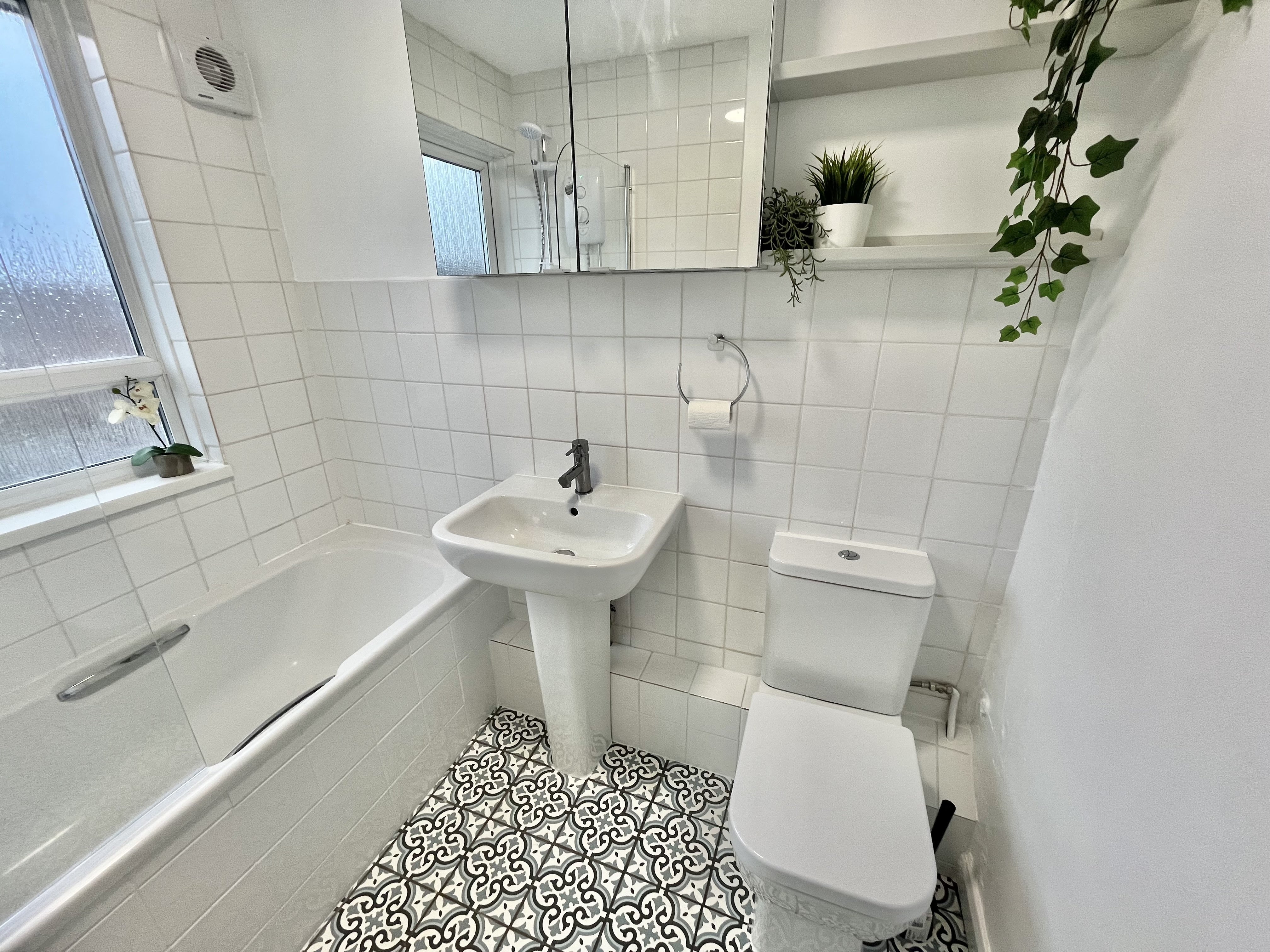 Flat Mapperley Road in Nottingham