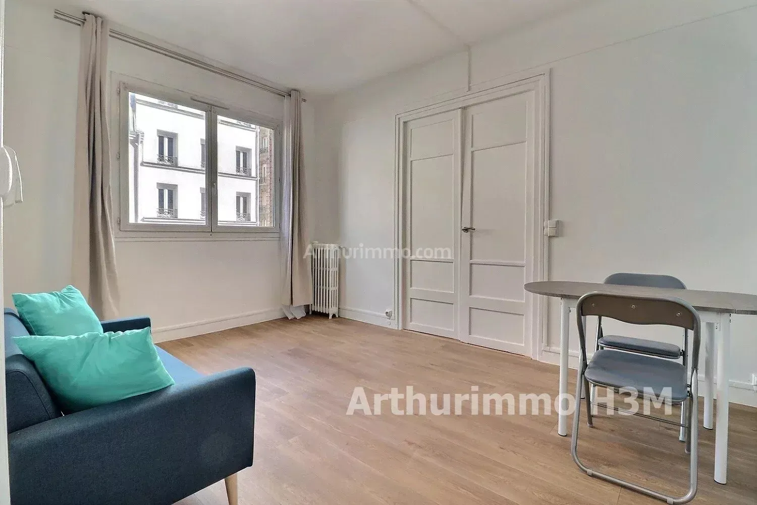 Flat Cour Sainte-Marguerite in Paris
