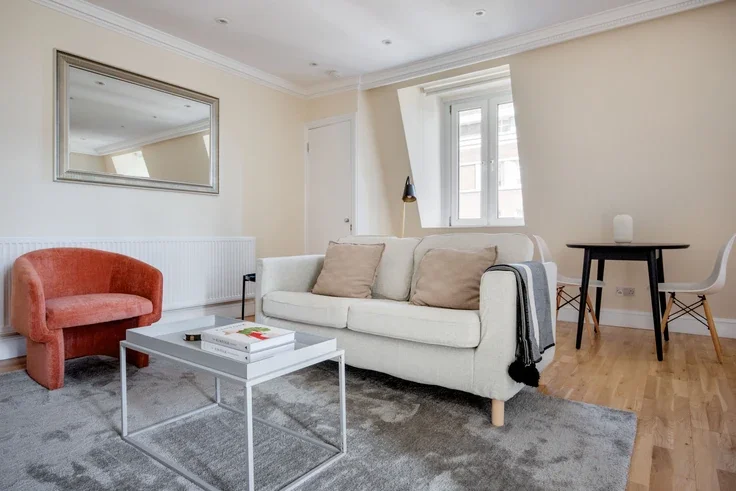 Flat Glendower Place in Greater London