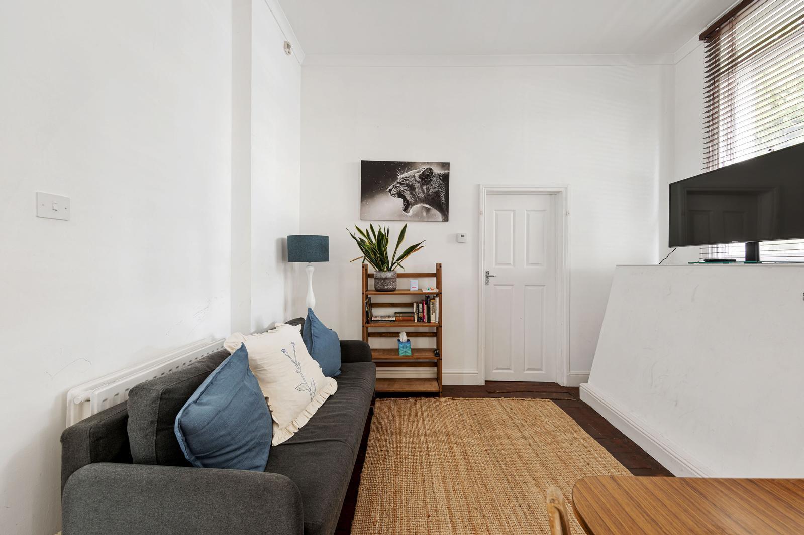 Flat Gosset Street in Greater London
