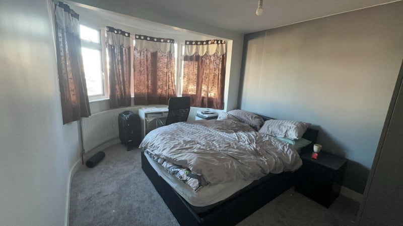 Room Drake Road in Greater London