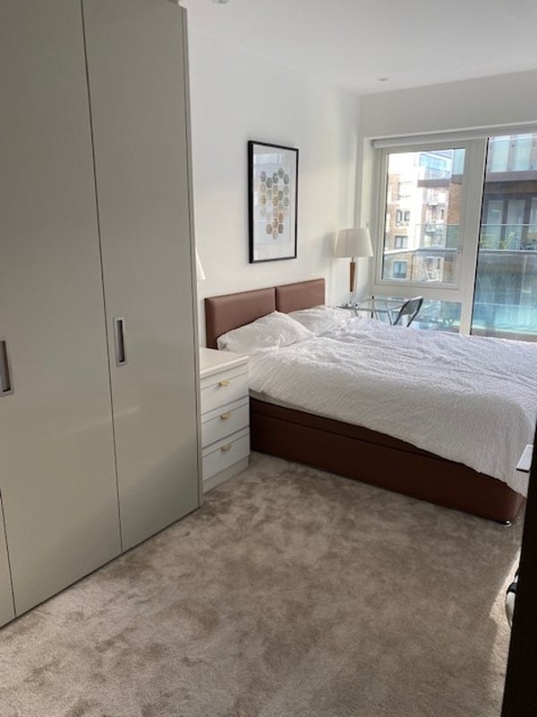 Room Regatta Lane in Greater London