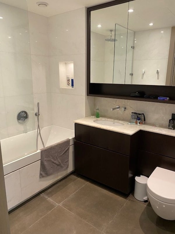 Room Regatta Lane in Greater London
