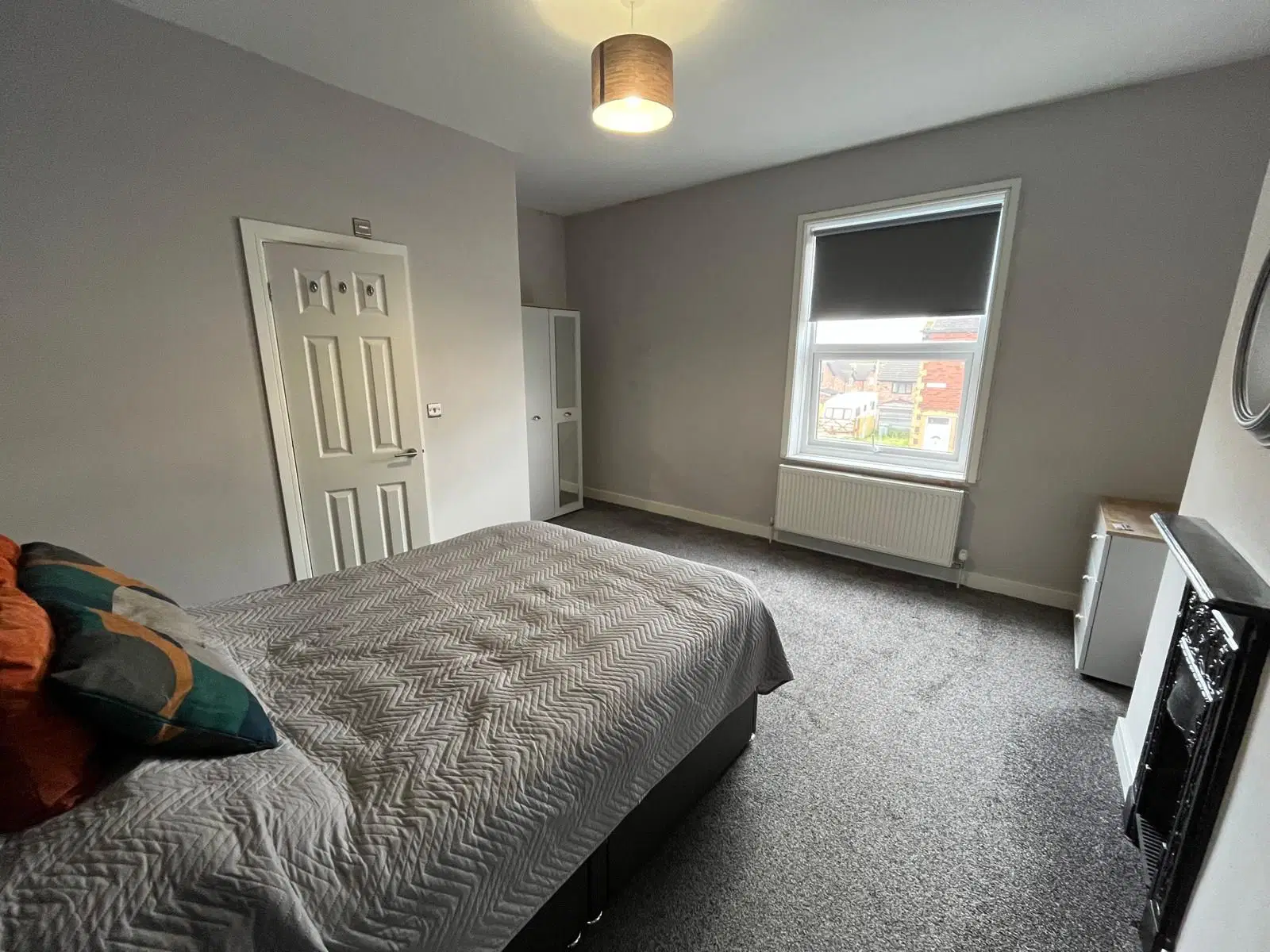 Room Hodgson Place in Leeds
