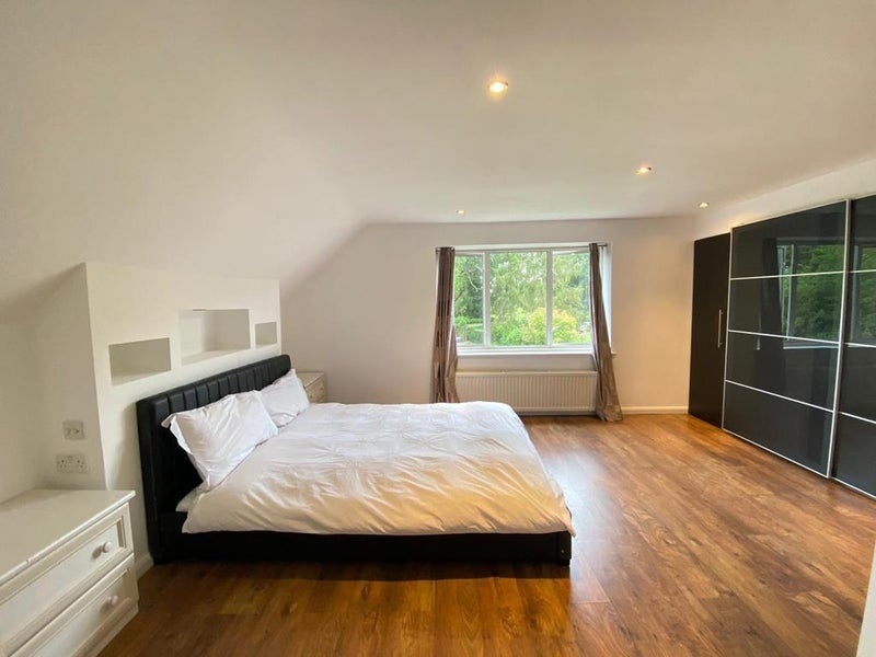 Room Park Road in Stoke Poges