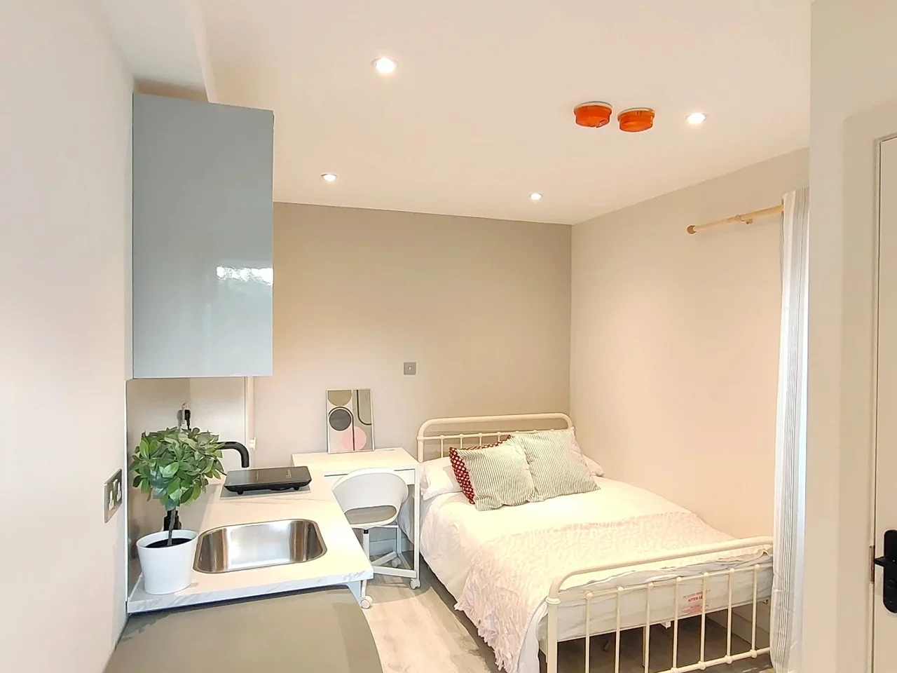 Flat Ernest Street in Greater London