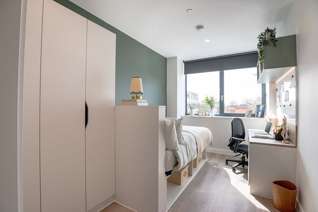 Room Frederick Road in Birmingham