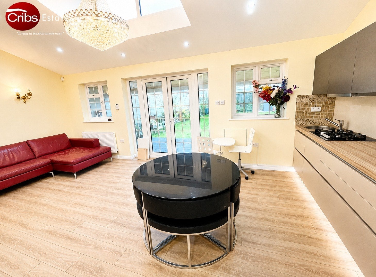 Flat Woodmansterne Lane in London