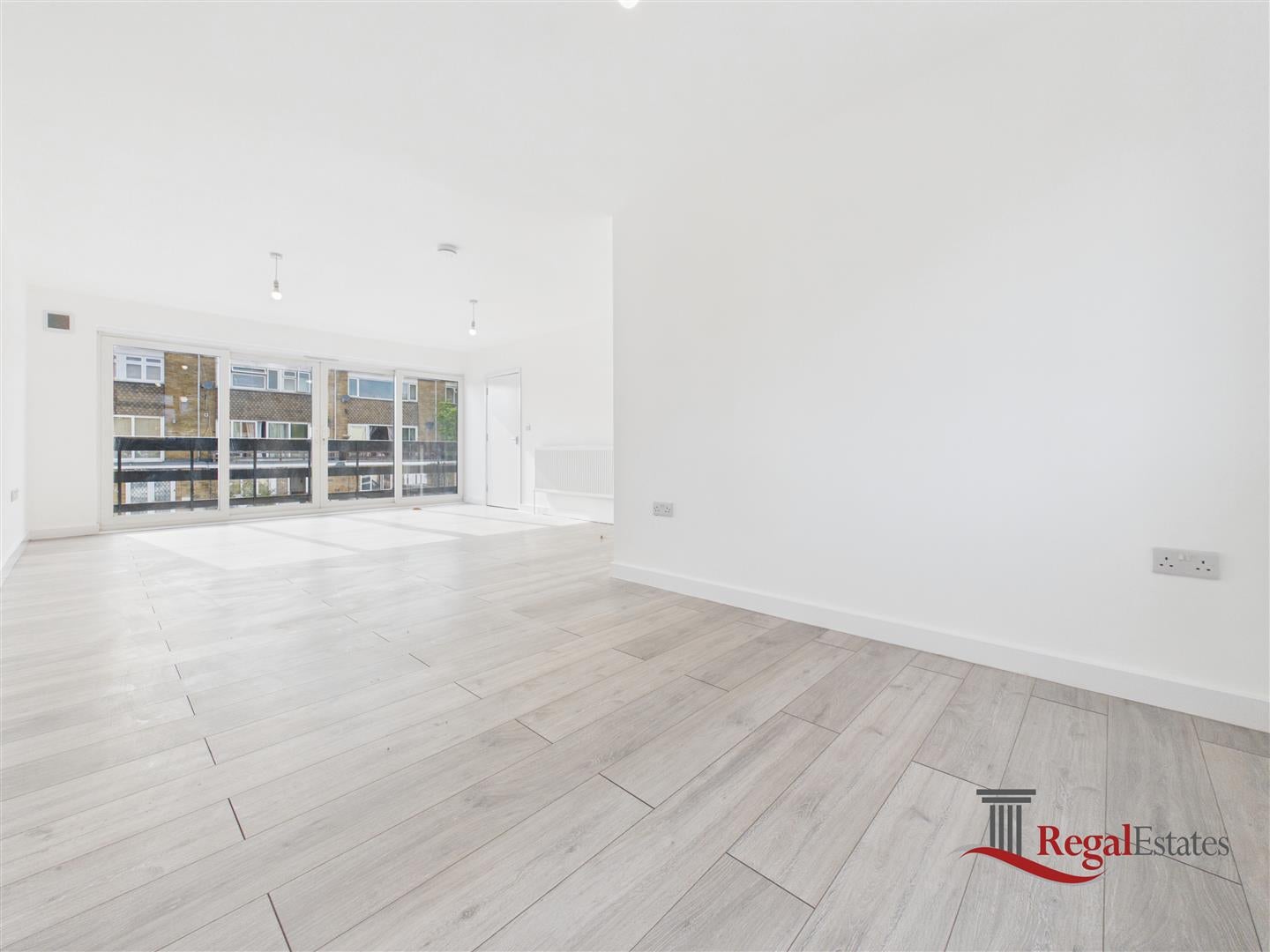 Flat The Leadings in Greater London