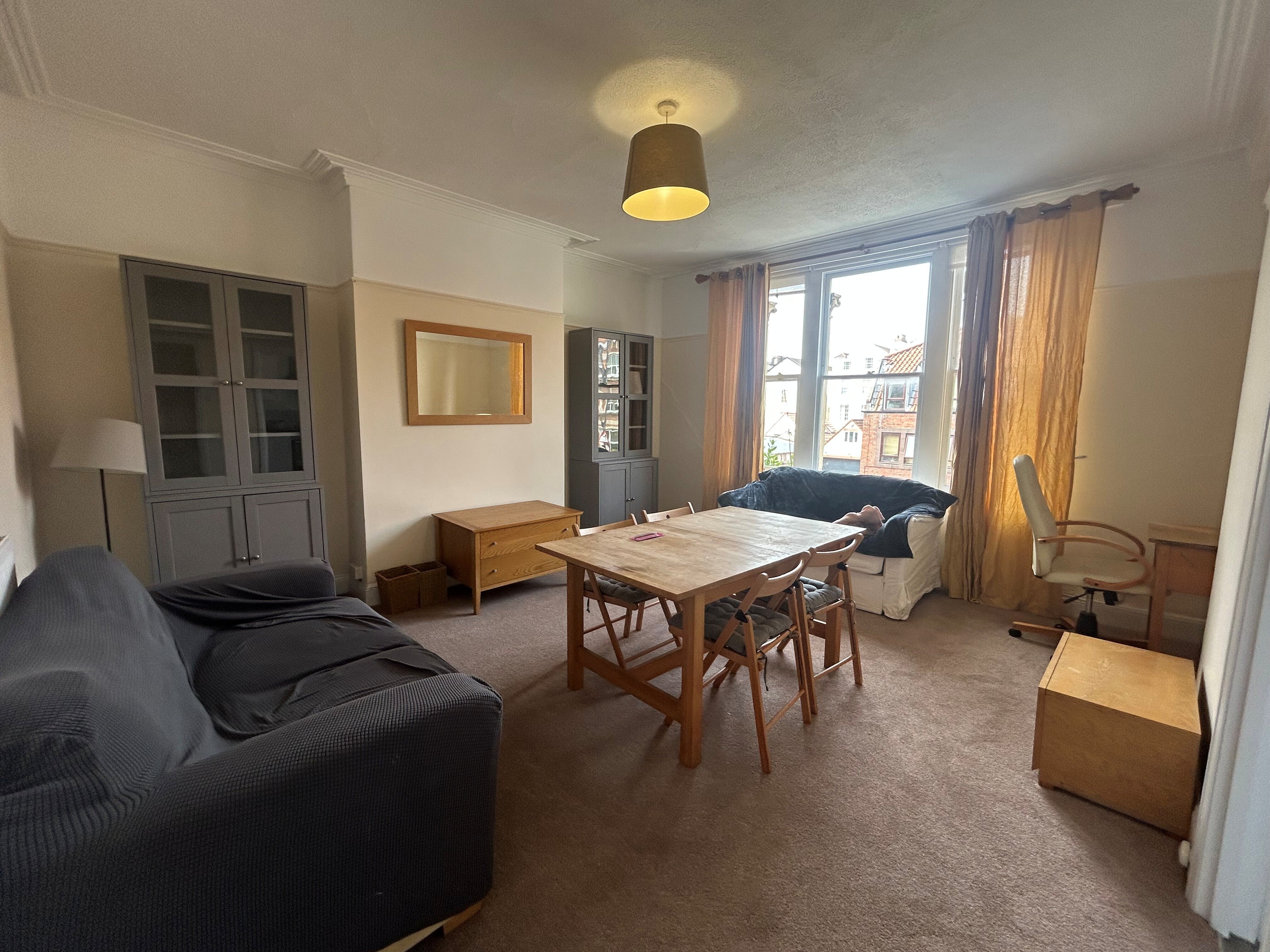 Flat Hampton Road in Bristol