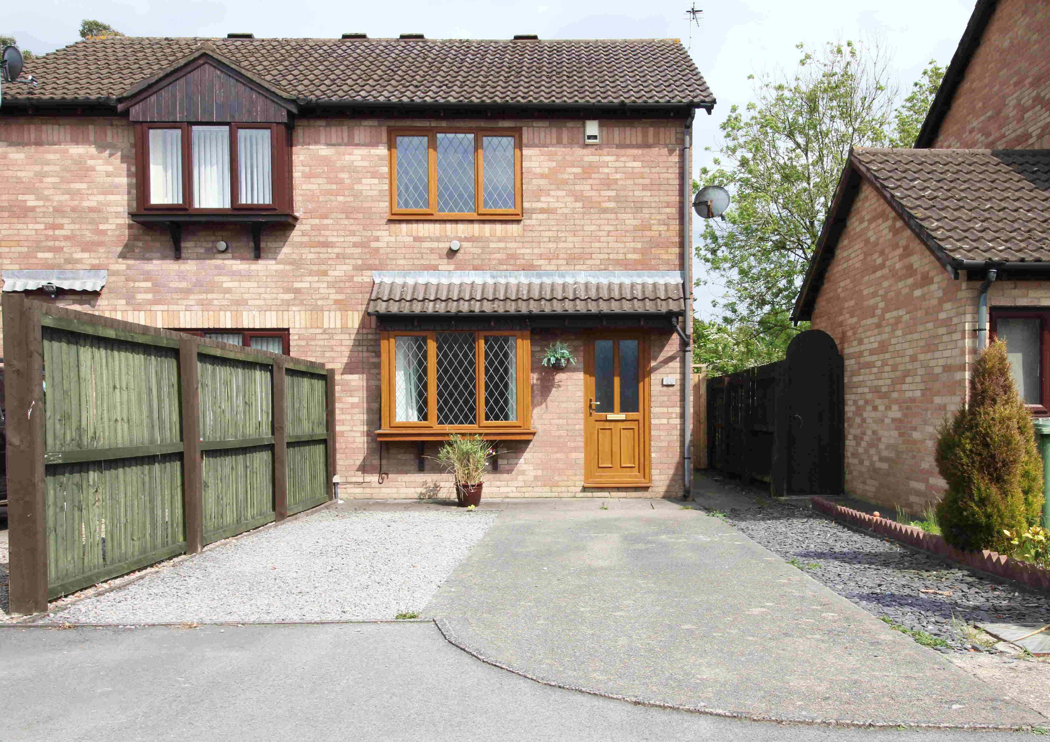 House Silverton Drive in Llantrisant