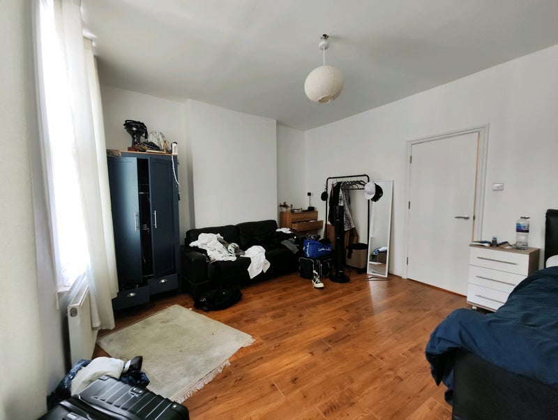 Flat Fulham Palace Road in Greater London